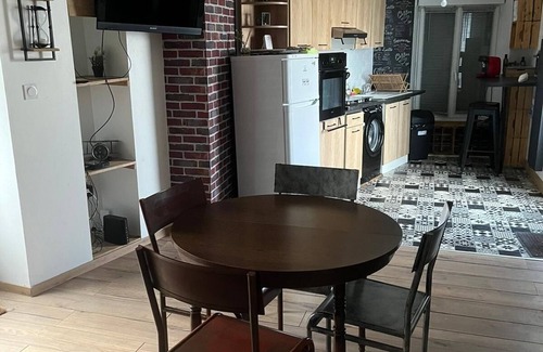 Saint-Jean-sur-Mayenne House | Town house