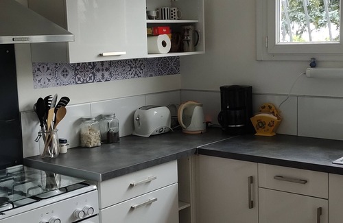 Chateauroux House | Town house for 7 people in quiet area - baby equipment and pets allowed