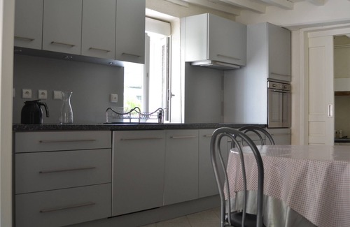 Saint-Benoit House | Town House in farmhouse, spacious, well equipped, independent