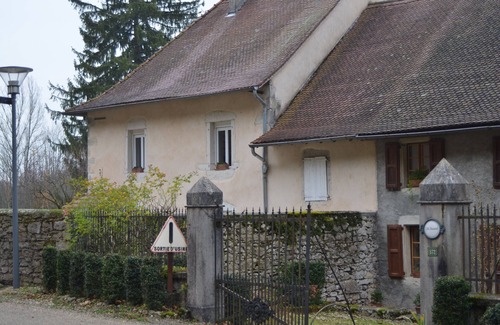 Saint-Benoit House | Town House in farmhouse, spacious, well equipped, independent