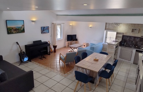 Eyguieres House | Town house "The rooftops of Eyguières"