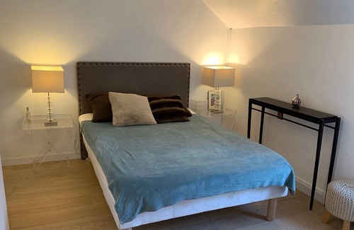 Chateaudun-Bannier House | Town house with patio near historic center