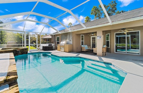 Bearss Plaza House | Town 'n' Country 3 bedrooms with enclosed POOL (Sheldon Chase)