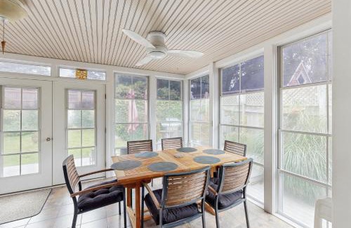 Historic District House | Town of Lewes - 138 Washington Ave, Unit B