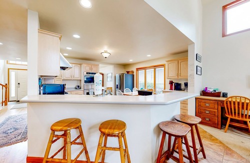 Country Club Estates House | Town of Rehoboth Beach home with fast wifi, ac, patio, & w/d - 2 dogs ok