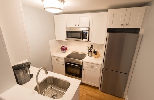 Newport Bed & Breakfast | Town & Tide Inn