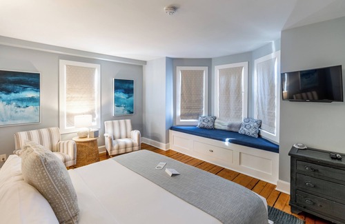Newport Bed & Breakfast | Town & Tide Inn