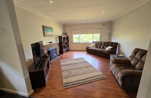 Echuca House | Town, Train, Pubs & River all close by