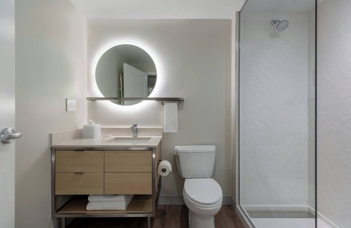 Chilliwack Proper Village West Hotel | TownePlace Suites by Marriott Chilliwack