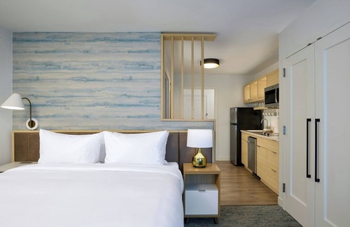 Chilliwack Proper Village West Hotel | TownePlace Suites by Marriott Chilliwack