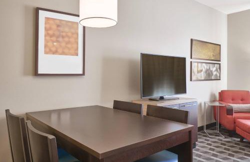 Medicine Hat Hotel | TownePlace Suites by Marriott Medicine Hat