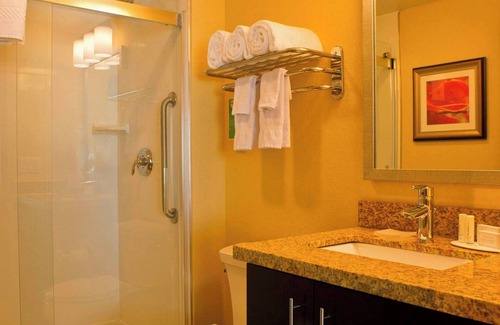 Thunder Bay Hotel | TownePlace Suites by Marriott Thunder Bay