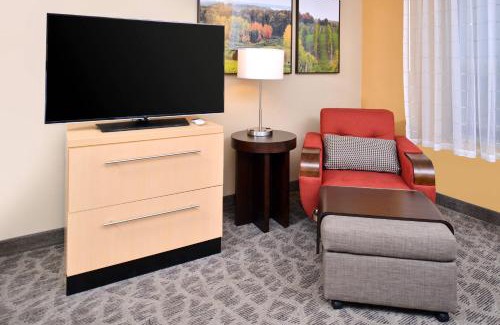 Commerce Township Hotel | TownePlace Suites by Marriott Detroit Commerce