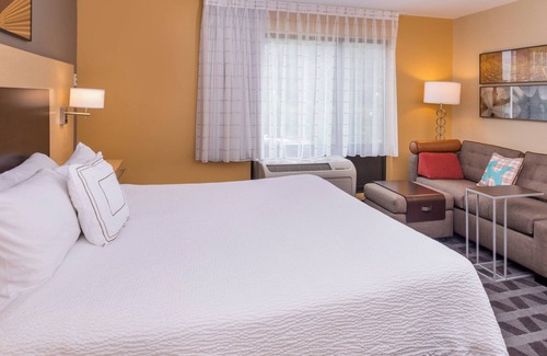 Huntington Hotel | TownePlace Suites by Marriott Huntington