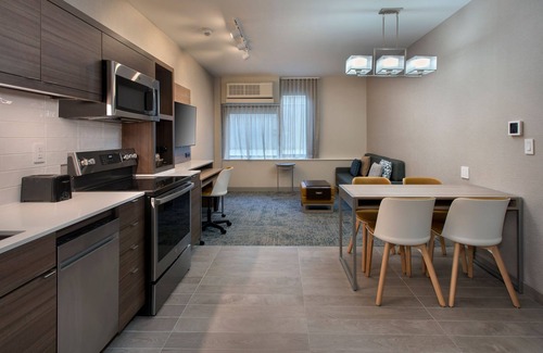 Gowanus Hotel | TownePlace Suites by Marriott New York Brooklyn