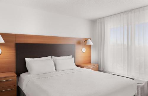 Naperville Hotel | TownePlace Suites by Marriott Chicago Naperville
