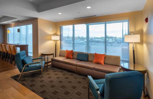 Oak Creek Hotel | TownePlace Suites by Marriott Milwaukee Oak Creek
