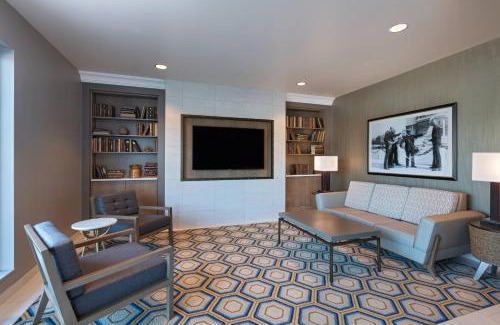 San Diego Hotel | TownePlace Suites by Marriott San Diego Airport/Liberty Station
