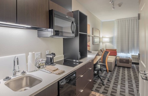 Sweetbriar Hotel | TownePlace Suites by Marriott Austin South
