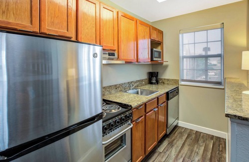 Dearborn Hotel | TownePlace Suites by Marriott Detroit Dearborn