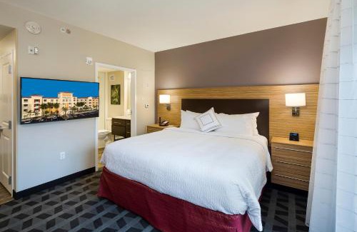 Estero Hotel | TownePlace Suites by Marriott Fort Myers Estero