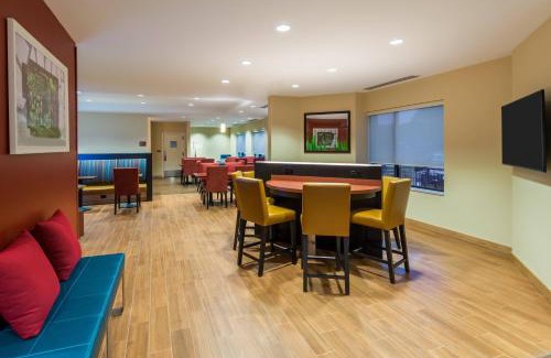 Latham Hotel | TownePlace Suites by Marriott Latham Albany Airport
