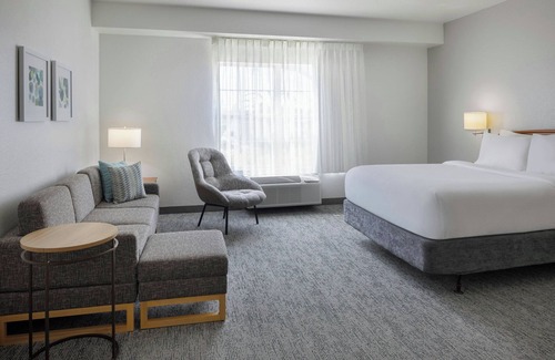 Orlando Hotel | TownePlace Suites by Marriott Orlando East/UCF Area