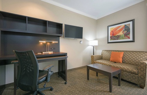 Seguin Hotel | TownePlace Suites by Marriott Seguin