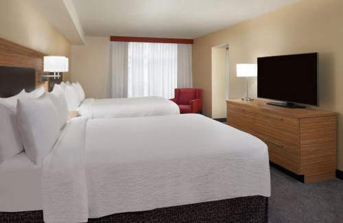 Durham Region Hotel | TownePlace Suites by Marriott Oshawa