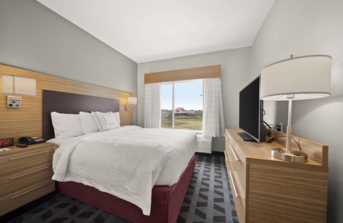 Lacy-Lakeview Hotel | TownePlace Suites by Marriott Waco Northeast