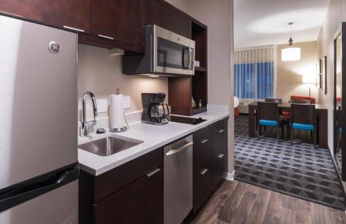 Hays Hotel | Towneplace Suites By Marriott Hays