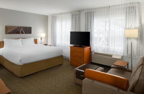 Kent Hotel | TownePlace Suites by Marriott Seattle Southcenter