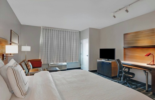 Golden Glades - The Woods Hotel | TownePlace Suites by Marriott Jacksonville East