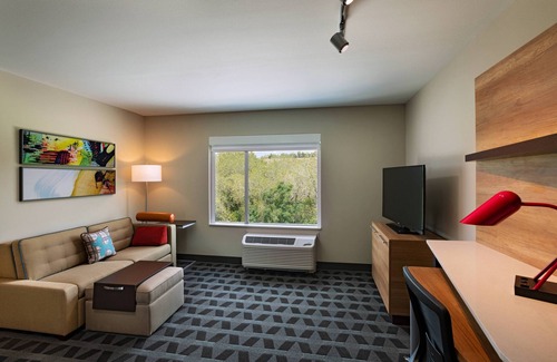 Forest Crest Hotel | TownePlace Suites by Marriott San Antonio Northwest at The RIM