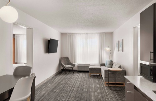 Naperville Hotel | TownePlace Suites Chicago Naperville