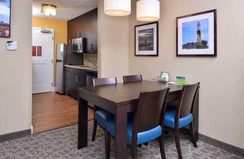 Commerce Township Hotel | TownePlace Suites Detroit Commerce