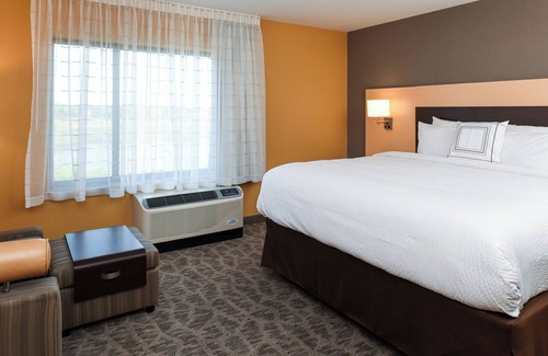 Commerce Township Hotel | TownePlace Suites Detroit Commerce