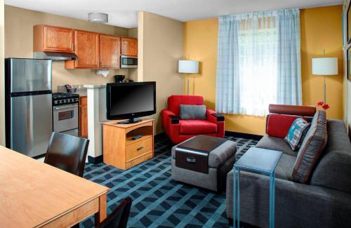 Raisin Hotel | TownePlace Suites Fresno