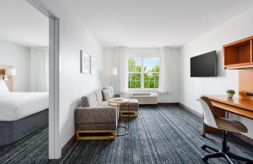 Manchester Hotel | TownePlace Suites Manchester-Boston Regional Airport