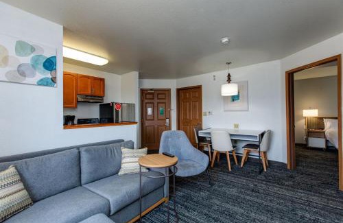 Northwest Colorado Springs Hotel | TownePlace Suites Colorado Springs