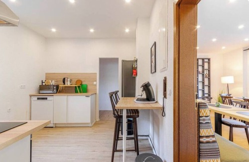 Rhens House | Townhaus: 8 Bedroom, Sauna & Weinkeller