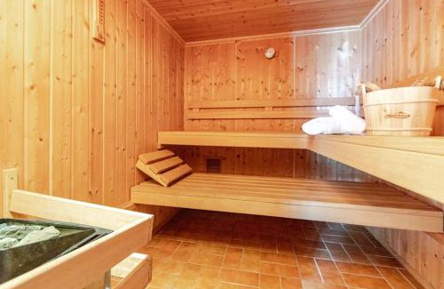 Rhens House | Townhaus-Rhens 8 Schlafzimmer, Sauna, Weinkeller, Fotostudio, Hunde willkommen