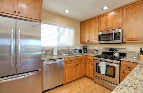 Downtown House | Townhome 1 Block Off the Sand in Downtown Pismo