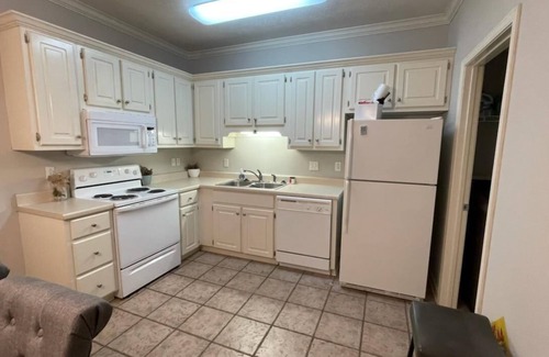 Oxford House | Townhome: 2 Bedrooms, 2.5 Baths, Close to Campus