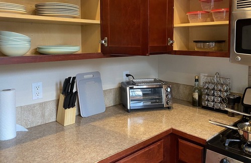 Shelton House | Townhome by the Bay Close to Hoodsport, Olympia and Puget Sound!