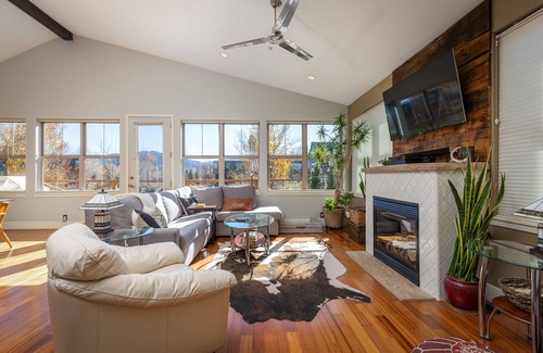 Basalt House | Townhome close to Aspen, Colorado, and much more!