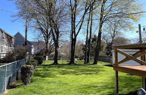 Newport East House | Townhome close to beaches and downtown