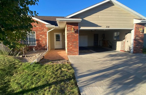 Rapid City House | Townhome in a great location!