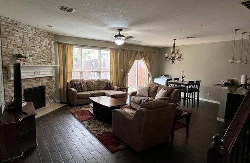Lewisville House | Townhome in Lewisville, TX