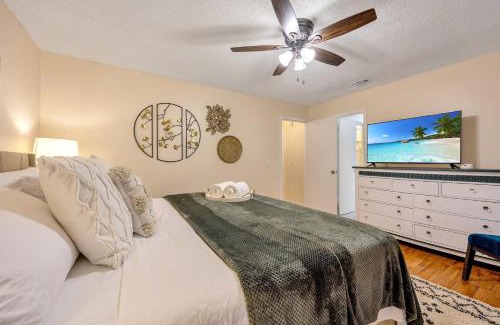 BallenIsles House | Townhome in PBG, king bed, pergola, BBQ & fire pit